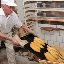 Pekár z Očovej uzatvoril nevýhodnú zmluvu. Že vás to nezaujíma?